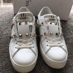 VALENTINO GARAVANI Rockstud Sneakers Size US - 9